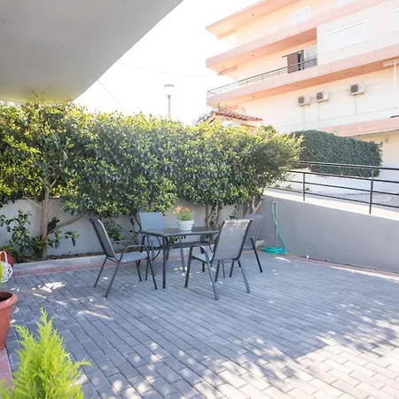 Apartment Hara's Cozy With Private Parking