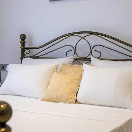 Hara's Cozy With Private Parking Apartment Rhodes City