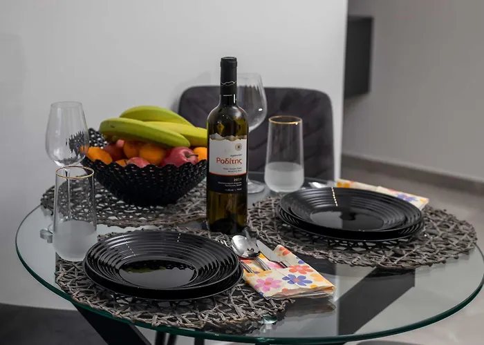 Appartamento Hara's Cozy With Private Parking Rhodes City