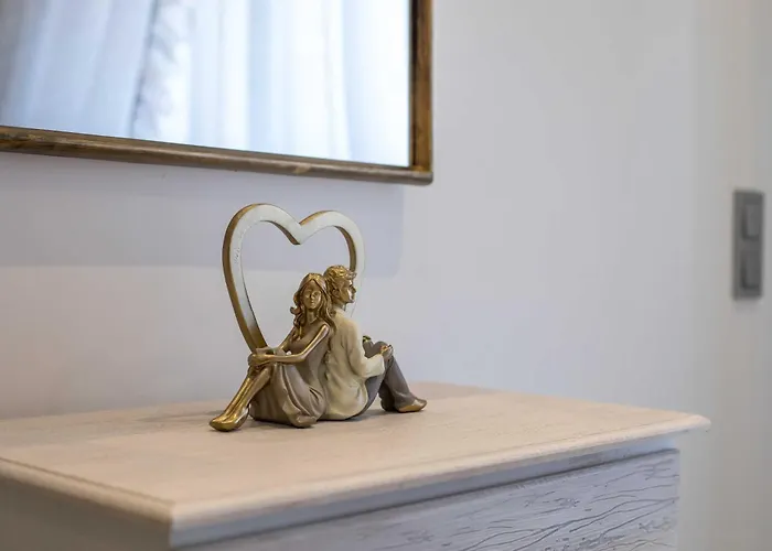 Hara's Cozy With Private Parking Appartamento Rhodes City