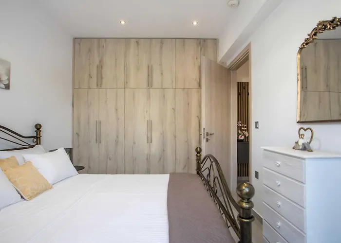 Hara's Cozy With Private Parking