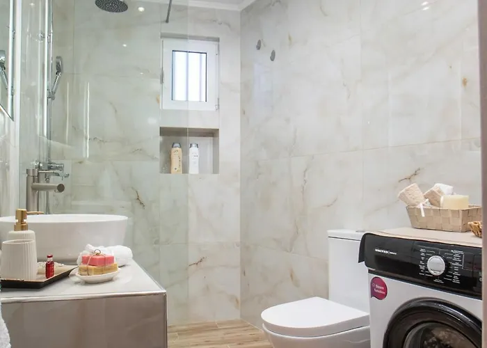 Appartamento Hara's Cozy With Private Parking