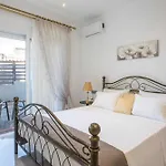 Hara's Cozy With Private Parking Apartmán *