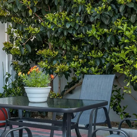 Hara's Cozy With Private Parking Rhodes City