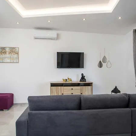 Hara's Cozy With Private Parking *