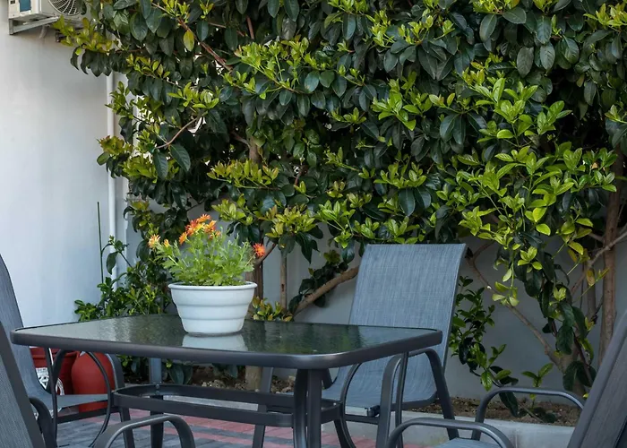 Hara's Cozy With Private Parking Rhodes City