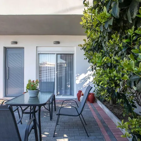 Hara's Cozy With Private Parking Apartment Rhodes City