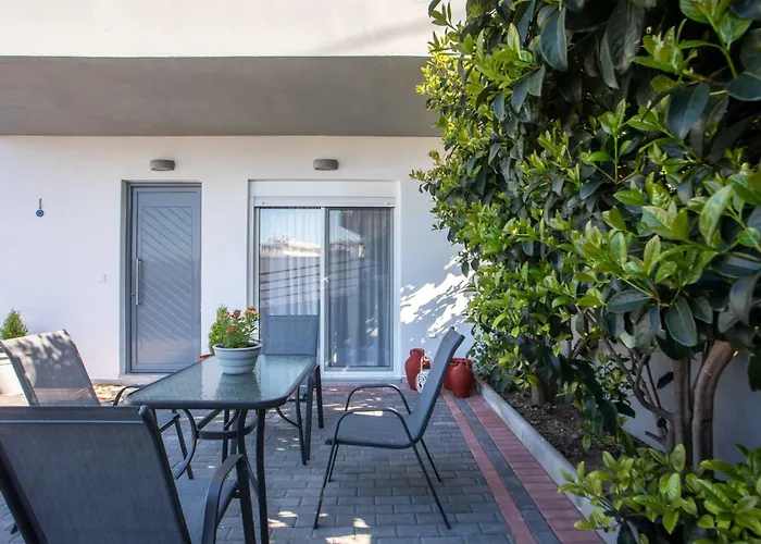 Hara's Cozy With Private Parking Apartment Rhodes City